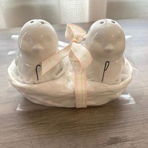 Rae Dunn bird salt and pepper shakers